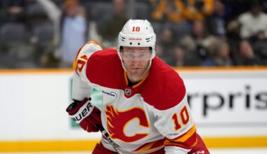 Calgary Flames’ Jonathan Huberdeau out for season, set to undergo hip sugery
