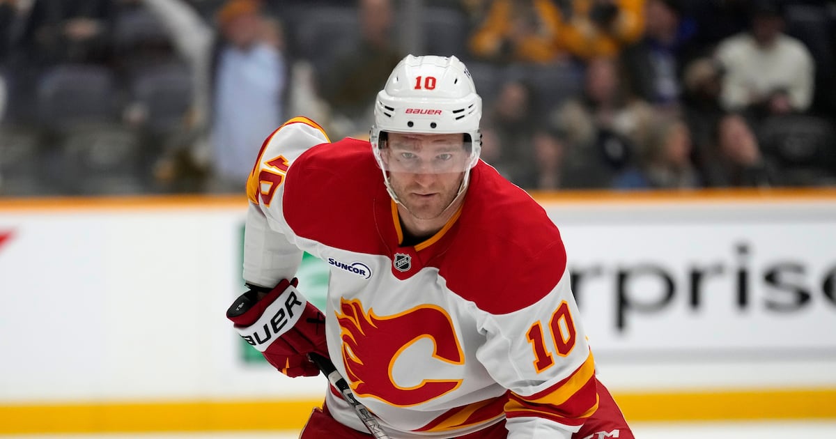 Calgary Flames’ Jonathan Huberdeau out for season, set to undergo hip sugery