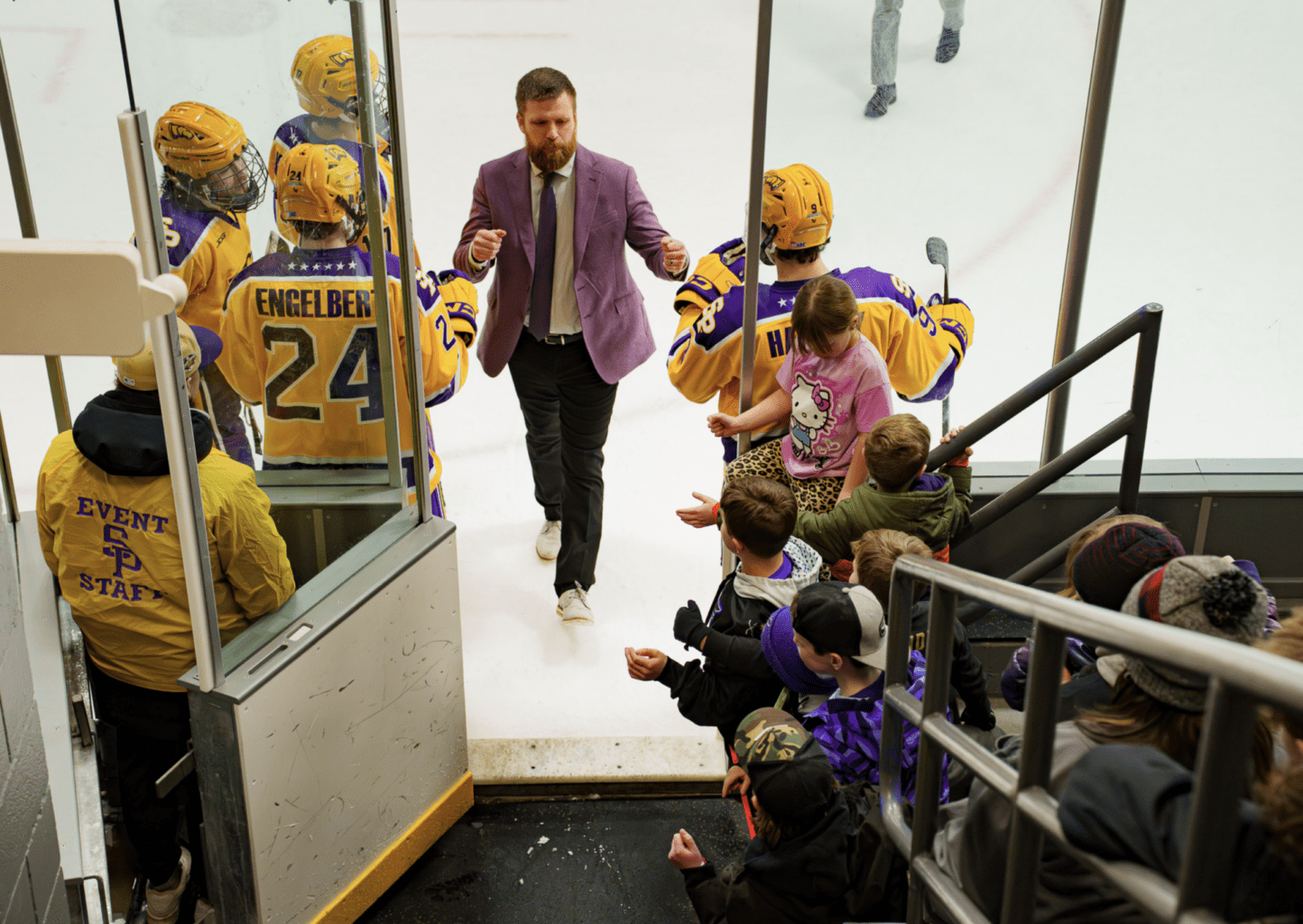 UWSP’s Men’s Hockey Team Overcomes Challenges as They Head into Upcoming Playoffs 
