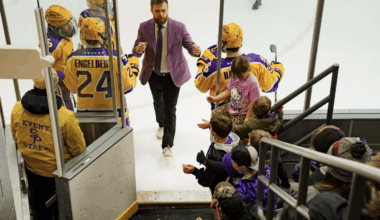 UWSP’s Men’s Hockey Team Overcomes Challenges as They Head into Upcoming Playoffs 