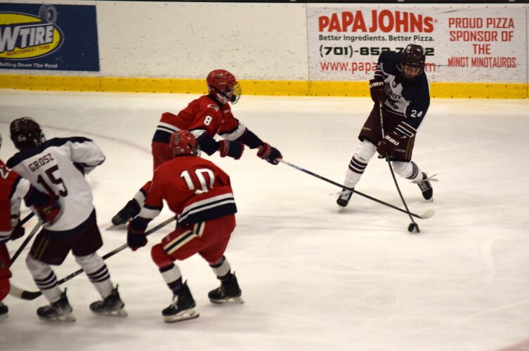 Boys Hockey: Minot United routs Mandan to win WDA regular season title | News, Sports, Jobs