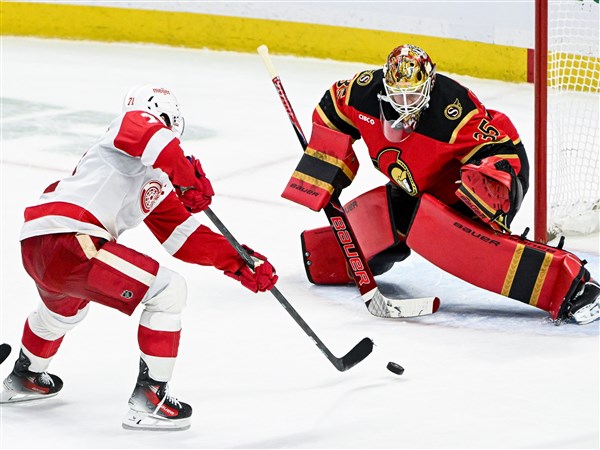 Dylan Larkin scores his 2nd goal of game in OT to lift Red Wings past Senators, 2-1