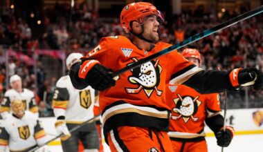 Ducks beat slumping Golden Knights to sweep season series