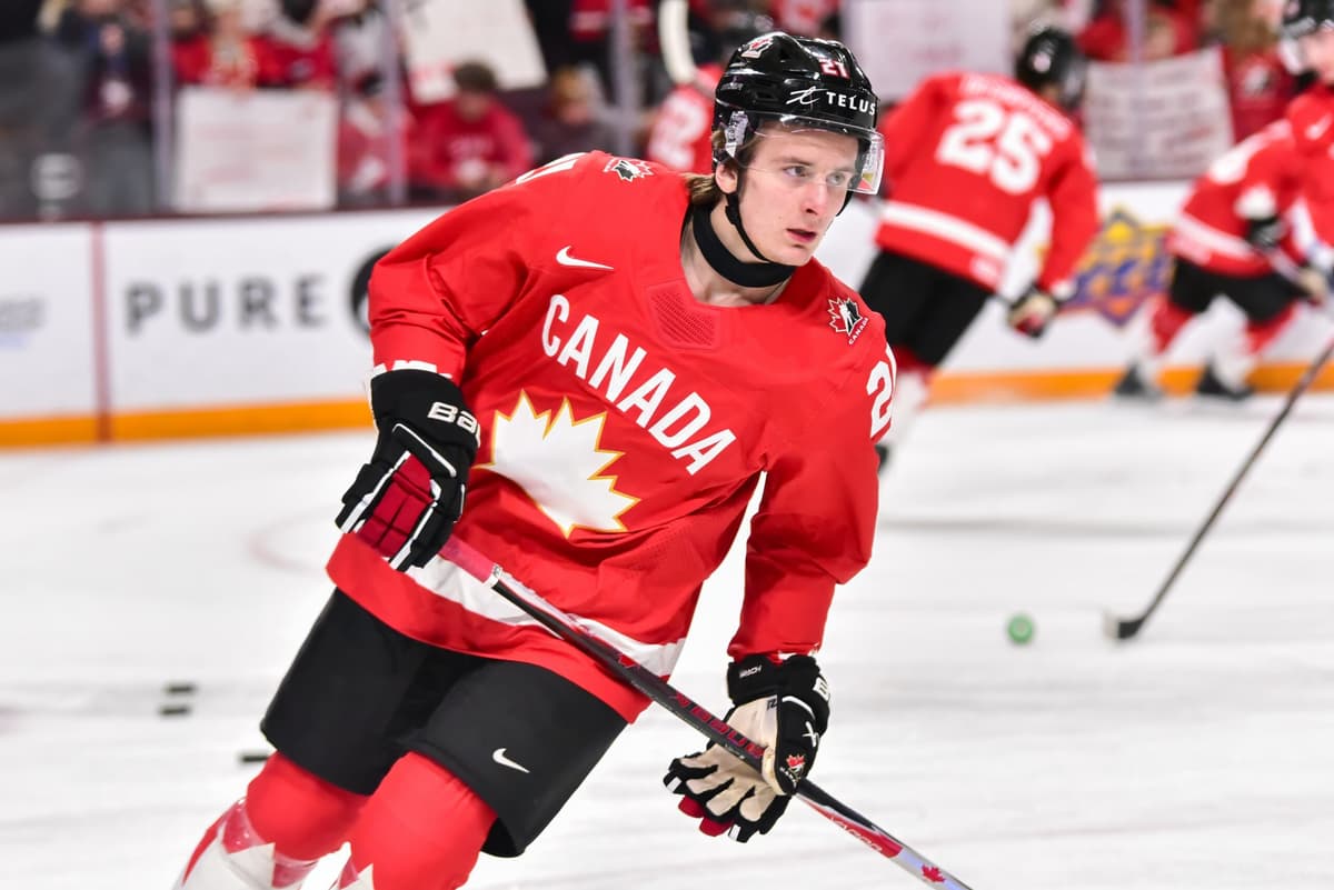 Flames prospect Cole Reschny exits North Dakota game with injury