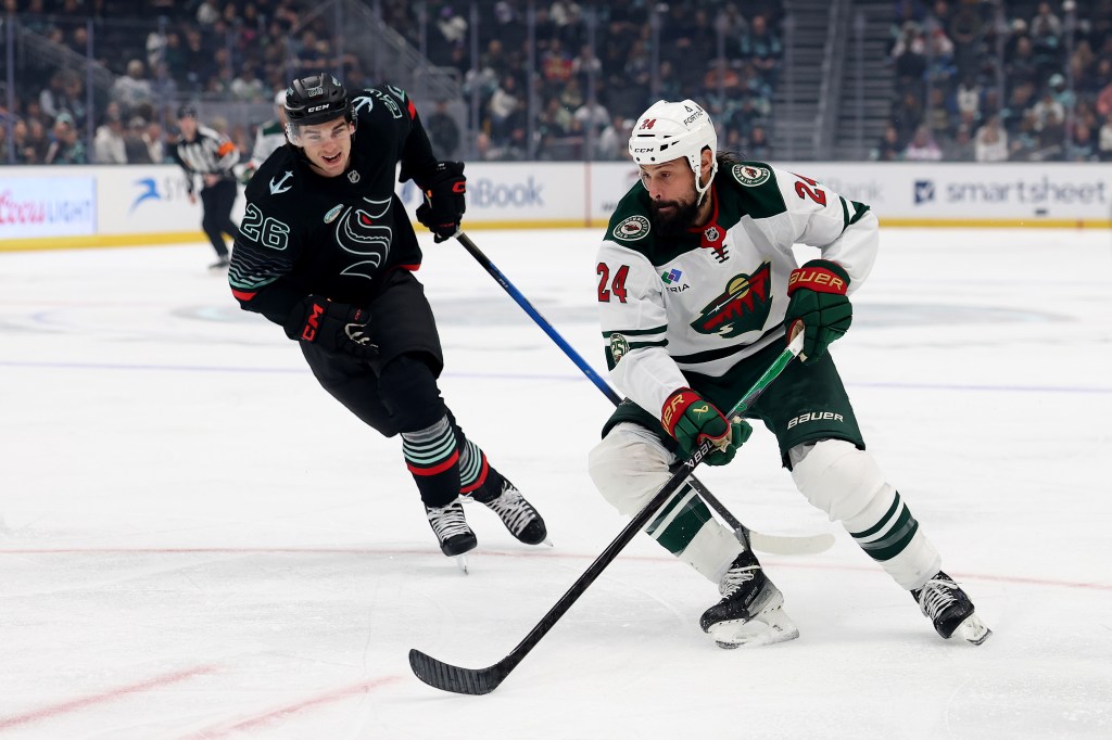 Zach Bogosian returns to boost Wild defense