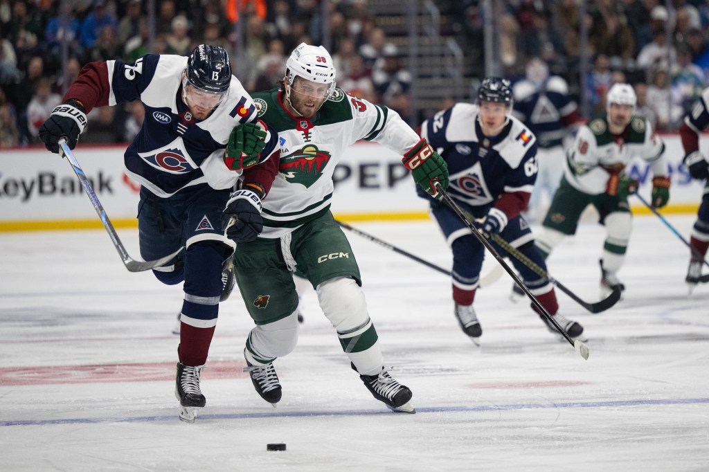Colorado Avalanche losing grip in NHL Central Division race