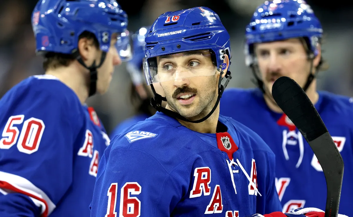 NY Rangers Rumors: Surprising team emerges as potential landing spot for Vincent Trocheck