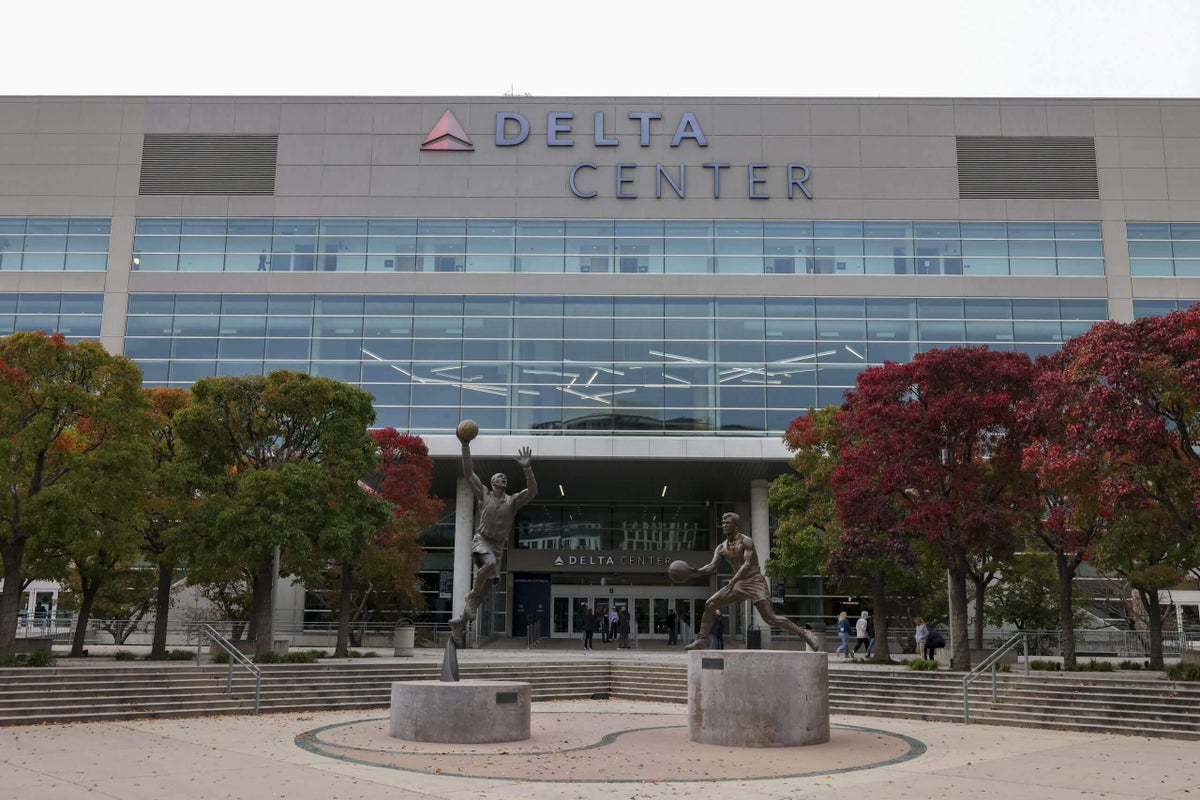 Utah bill would allow concealed firearms permit holders to bring guns to Jazz, Mammoth games