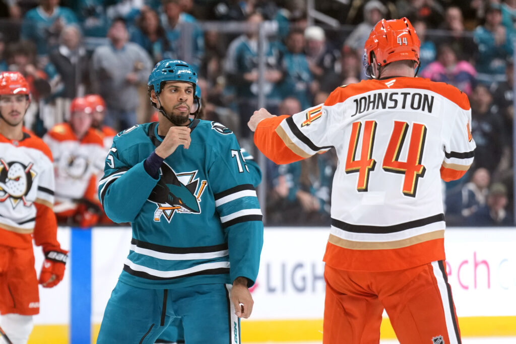 Sharks Place Ryan Reaves On Injured Reserve – Pro Hockey Rumors