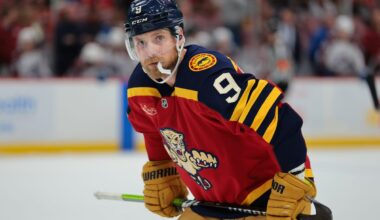 Panthers’ Sam Bennett exits game with upper-body injury