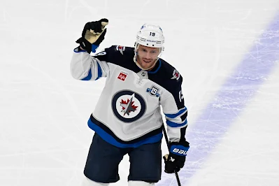 Jonathan Toews, Winnipeg Jets