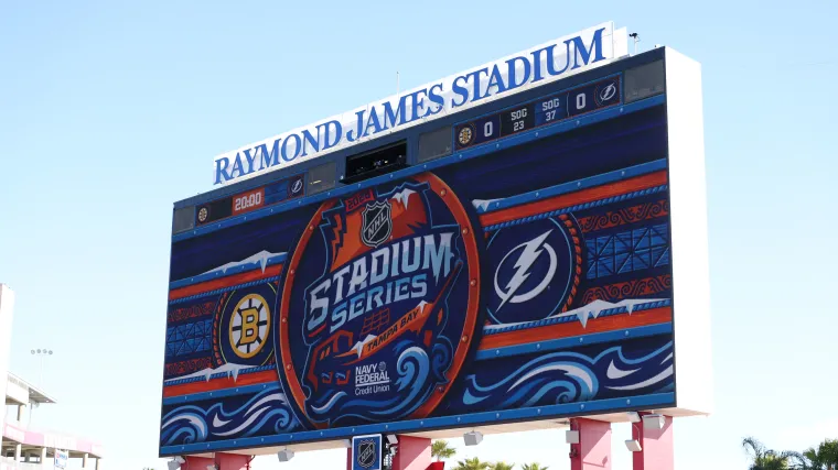 Bruins, Lightning arrive in best NFL-themed outfits for Tampa Bay's Stadium Series hockey game outside image