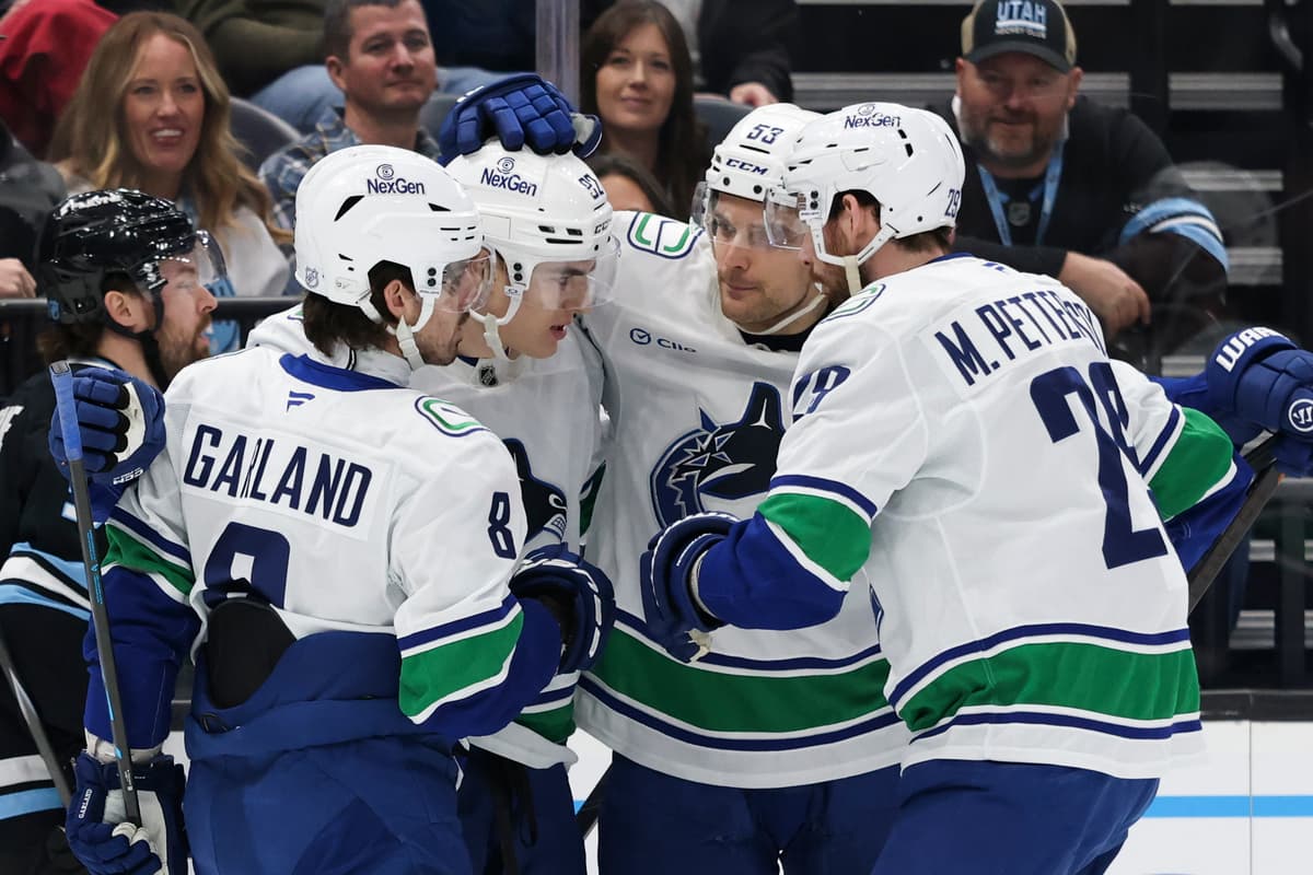 Öhgren-Blueger-Garland line stand out in Canucks’ 6-2 loss to Mammoth