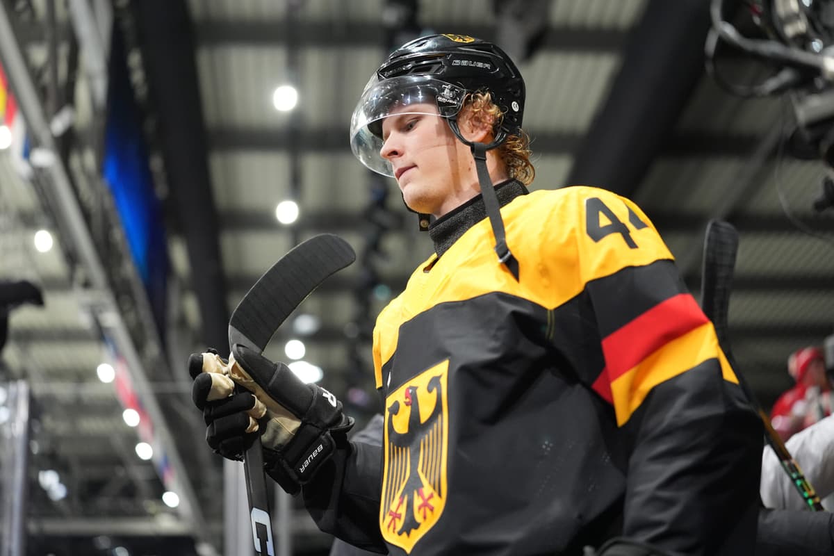 Should Josh Samanski get a bigger opportunity in the NHL with the Oilers?