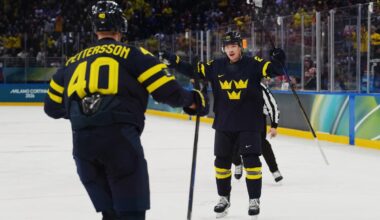 Canucks’ Elias Pettersson scores twice in Sweden’s 5-3 win over Slovakia