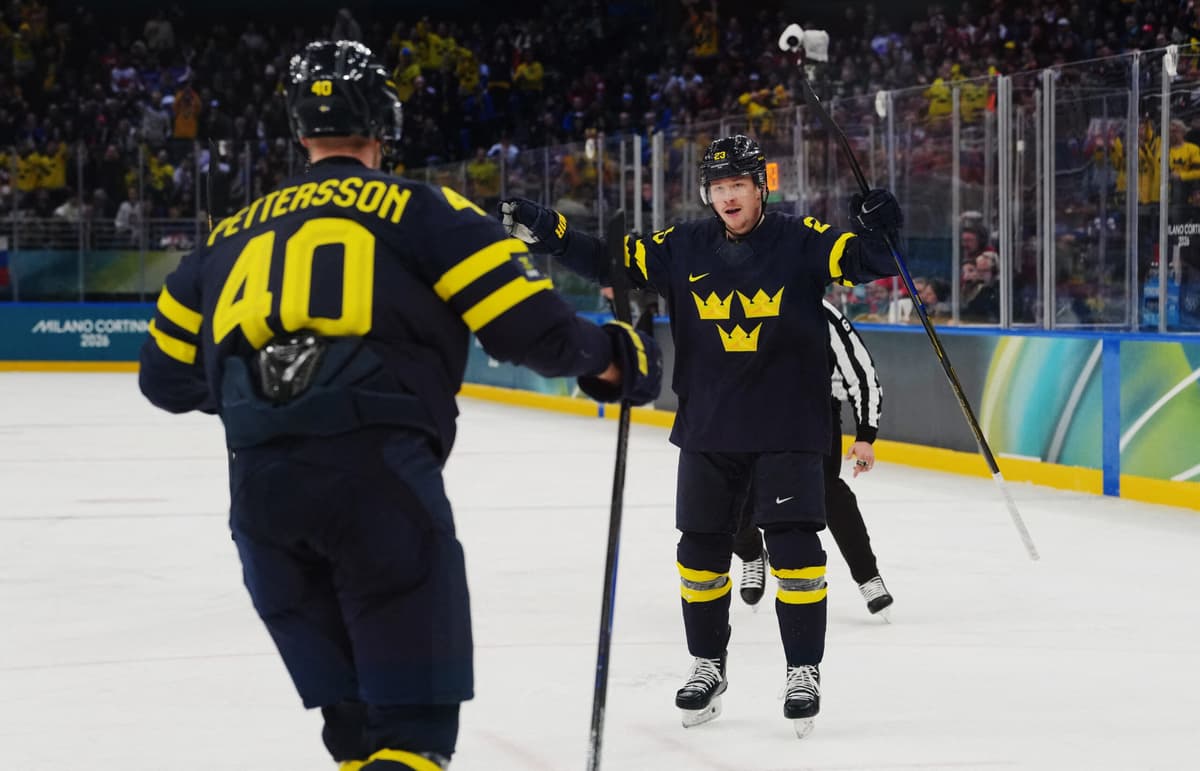 Canucks’ Elias Pettersson scores twice in Sweden’s 5-3 win over Slovakia