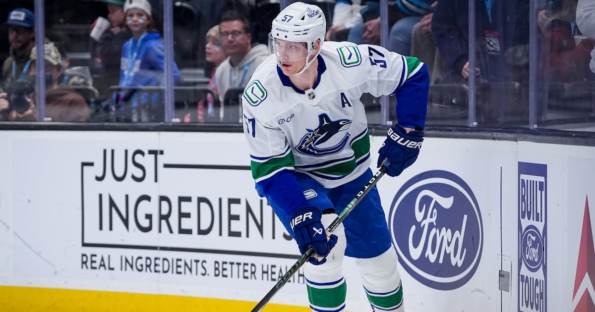 Vancouver Canucks ask D Tyler Myers to consider trade option, sit veteran vs. Winnipeg Jets