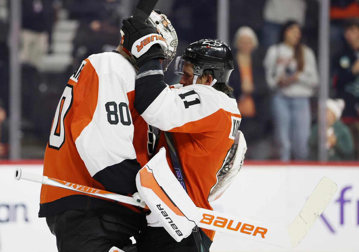 Vladar, Konecny Help Flyers Hold Off Bruins