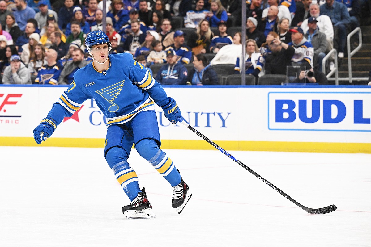 Blues deal Bjugstad to Devils