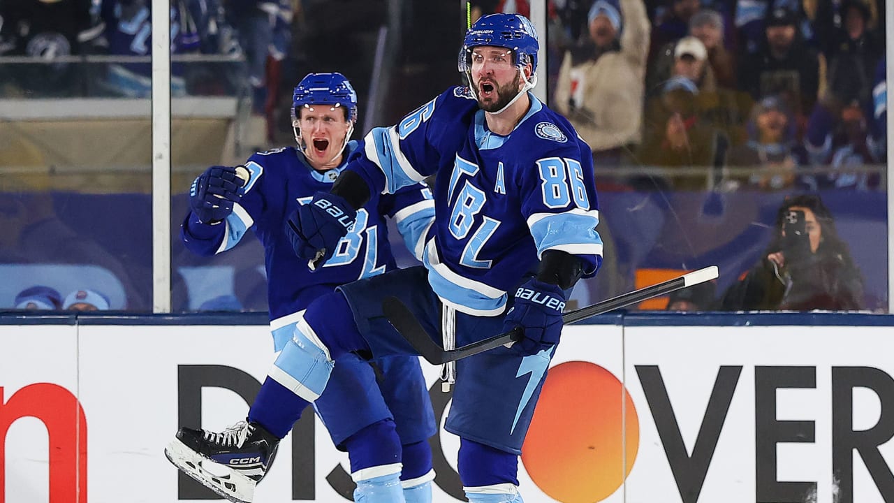Kucherov sparks Lightning to dramatic come-from-behind win in Stadium Series