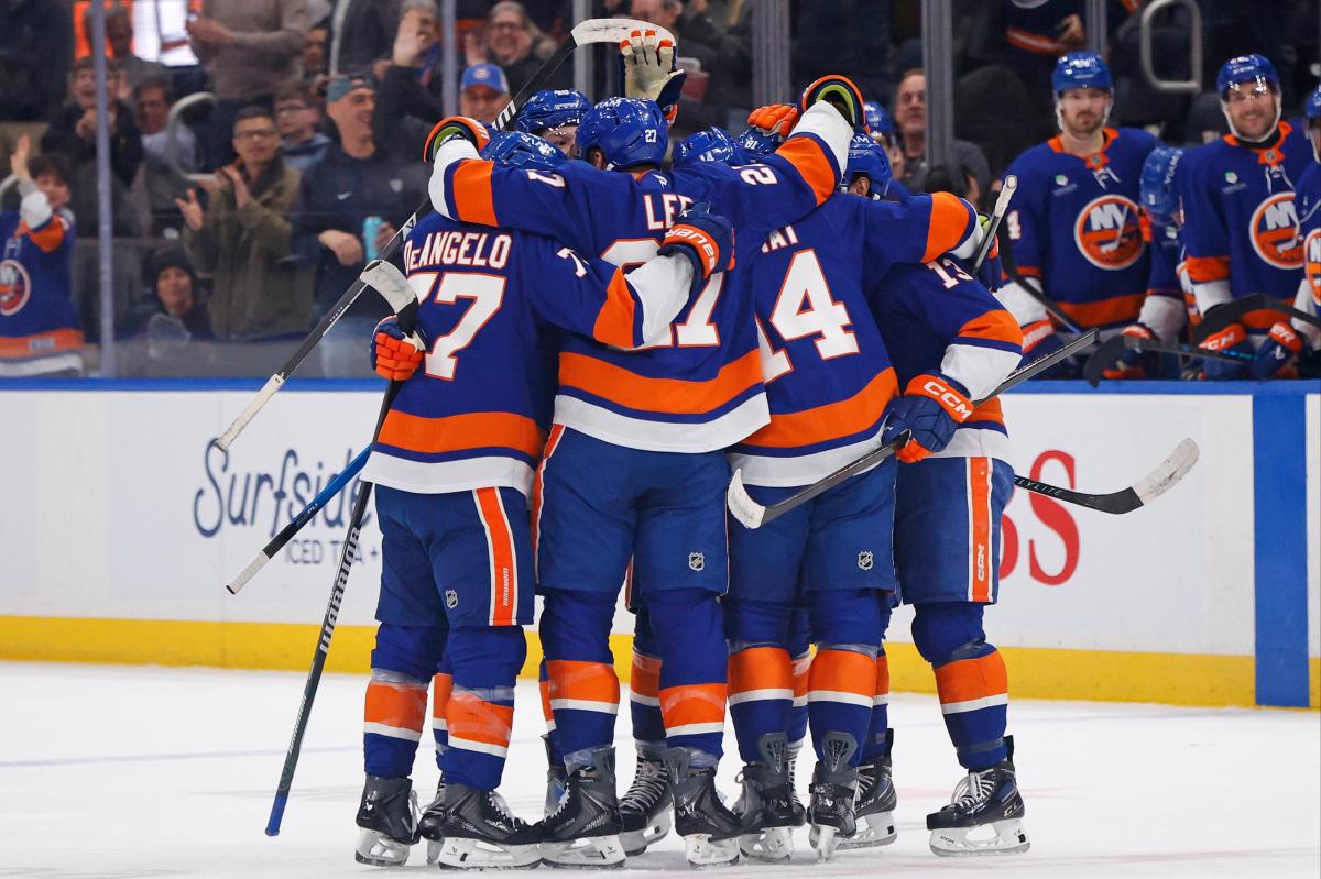 Bo Horvat's overtime goal lifts Islanders to win over Penguins