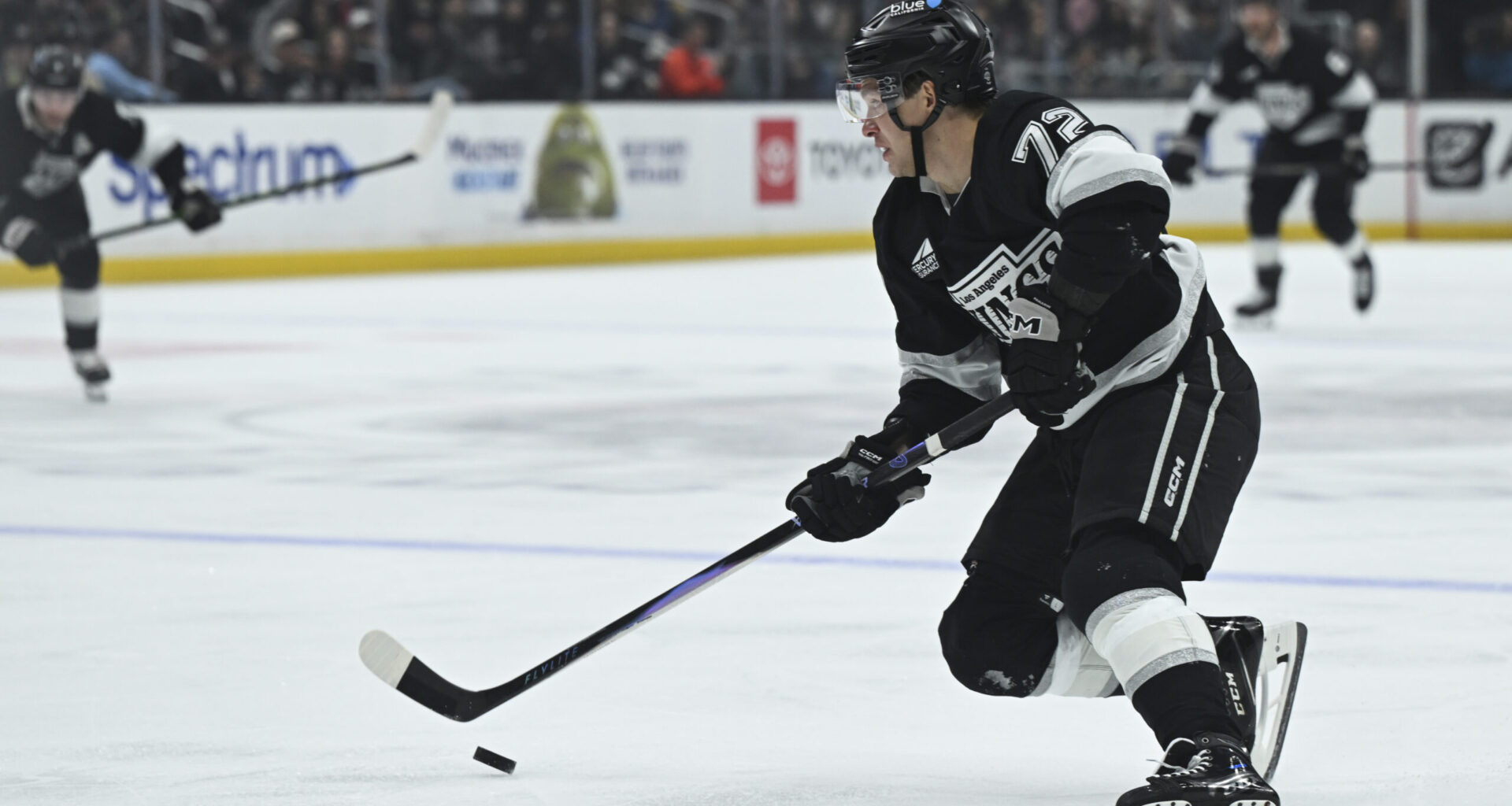 NHL star buys lavish gift for Kings mascot to share jersey number