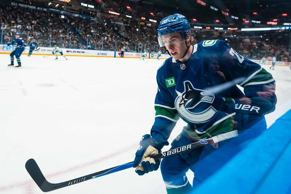 Abbotsford/Vancouver Canucks forward Jonathan Lekkerimaki (23) looks for a pass against the San Jose Sharks in their game at Rogers Arena in Vancouver, BC. (Source: Bob Frid-Imagn Images)