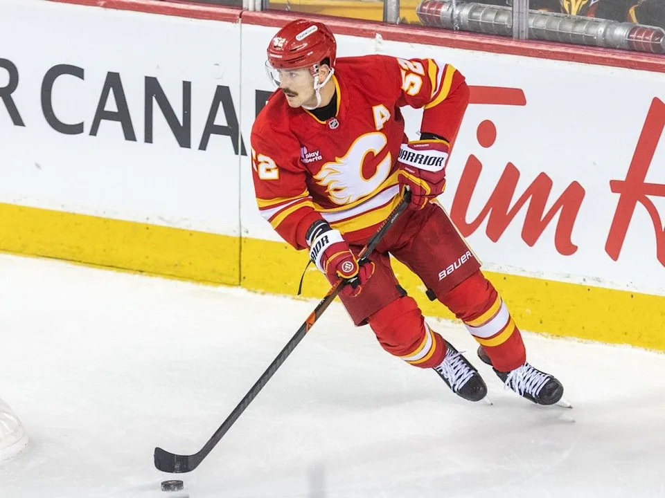  A league executive told the Ottawa Citizen that the Senators’ pursuit of Calgary Flames defenceman MacKenzie Weegar is serious.