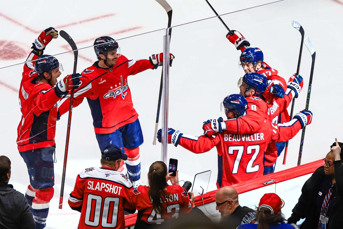 Capitals move back into Eastern Conference playoff mix with 4-1 win over Islanders
