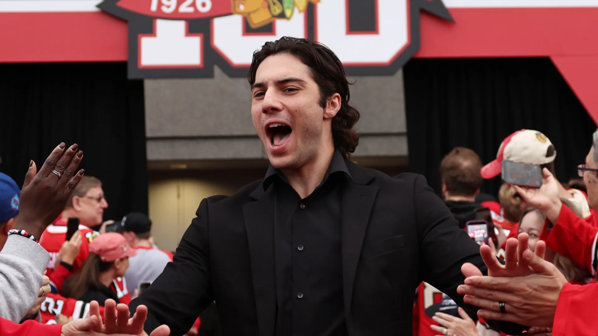 Frank Nazar with fans