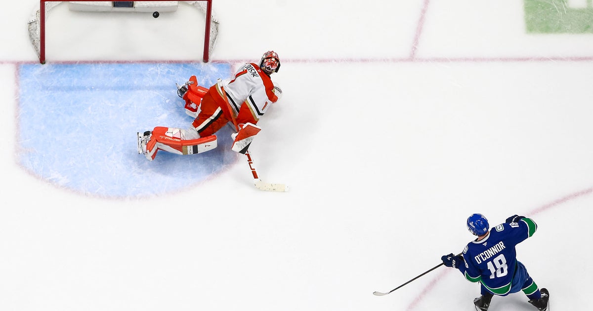 Tolopilo makes 32 saves in Canucks' 2-0 win over Ducks