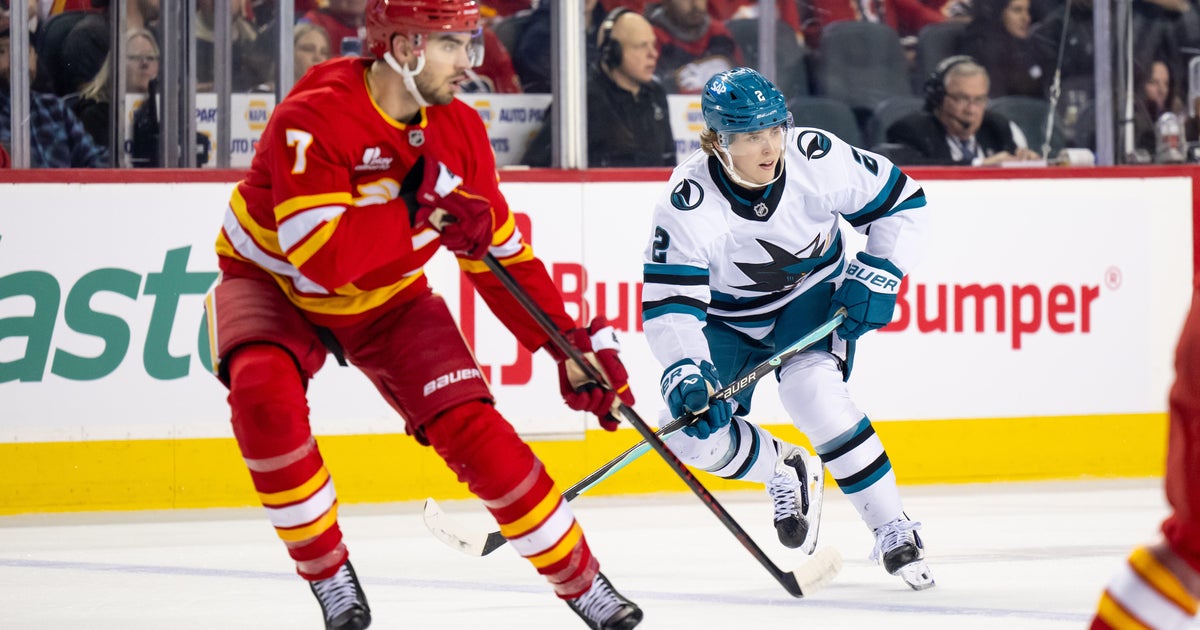 Farabee's short-handed goal in the 3rd period lifts the Flames to a 3-2 win over the Sharks