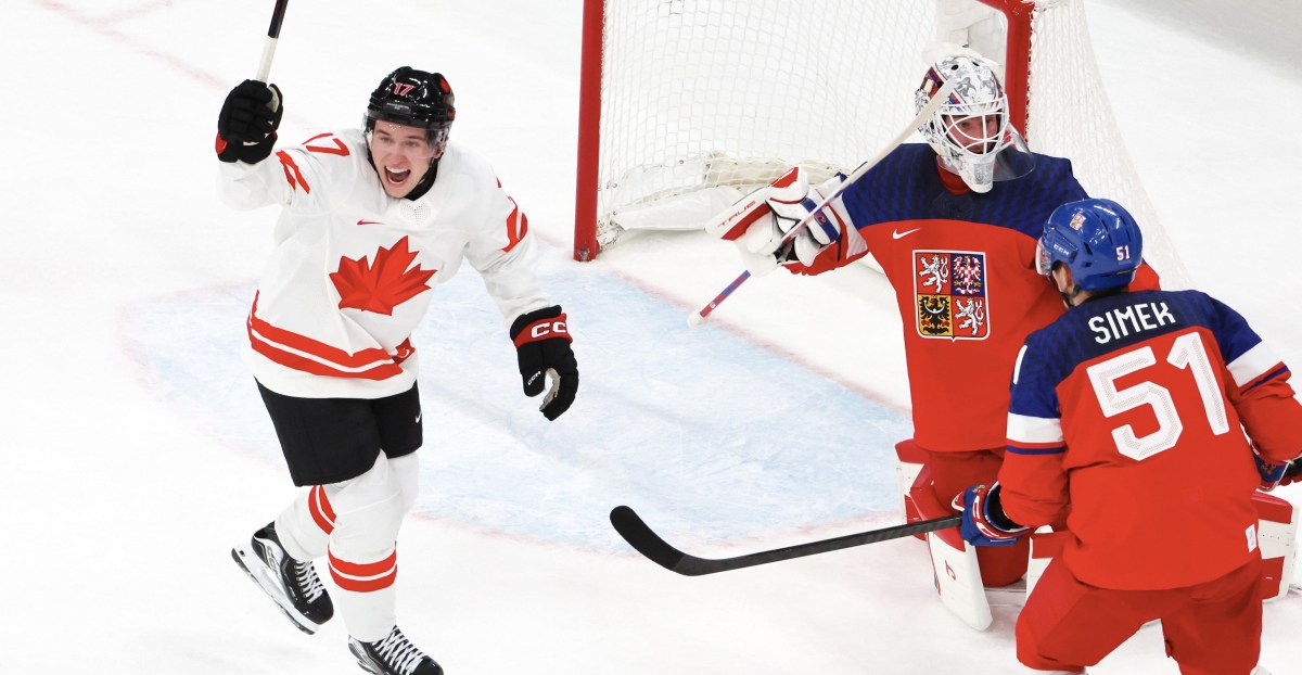 Olympic Quarterfinal Day; Islanders back at practice