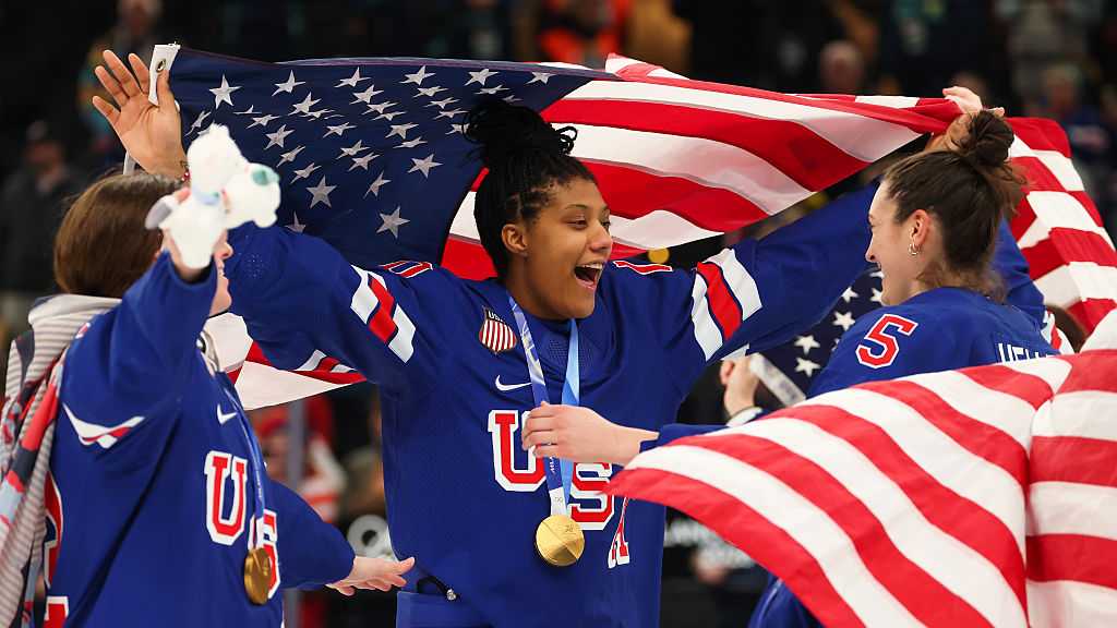 Team USA women's hockey teammates talk about tight-knit bond