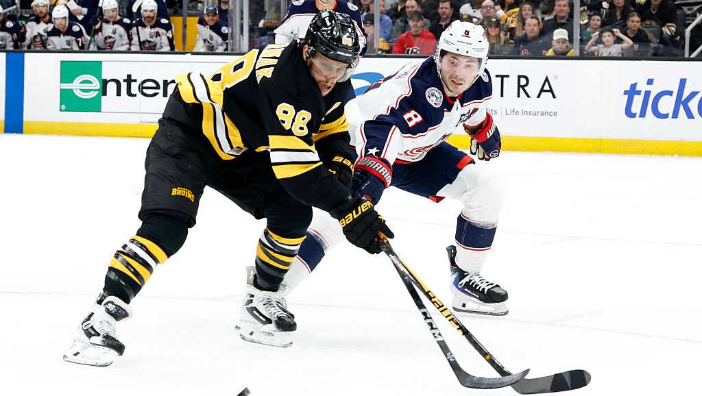 Viktor Arvidsson scores twice in the Bruins' 4-2 win over the Blue Jackets