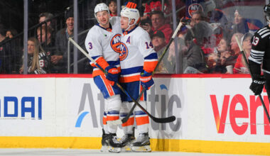 Horvat breaks tie late, Islanders defeat Devils