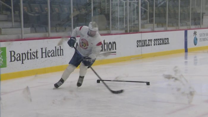 Panthers Captain Sasha Barkov looks good on ice while recovering from knee surgery