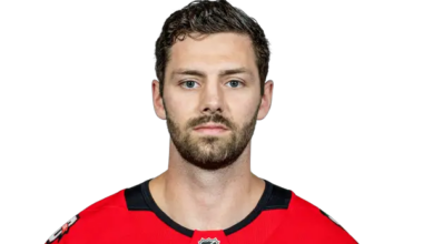 Jason Dickinson headshot - Chicago Blackhawks C