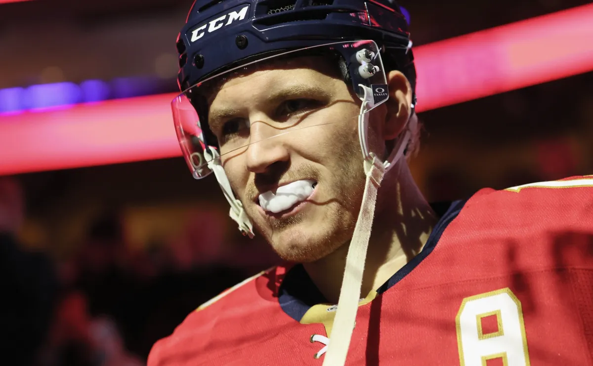 Matthew Tkachuk sends five-word cry for help to Brad Marchand, injury-riddled Panthers