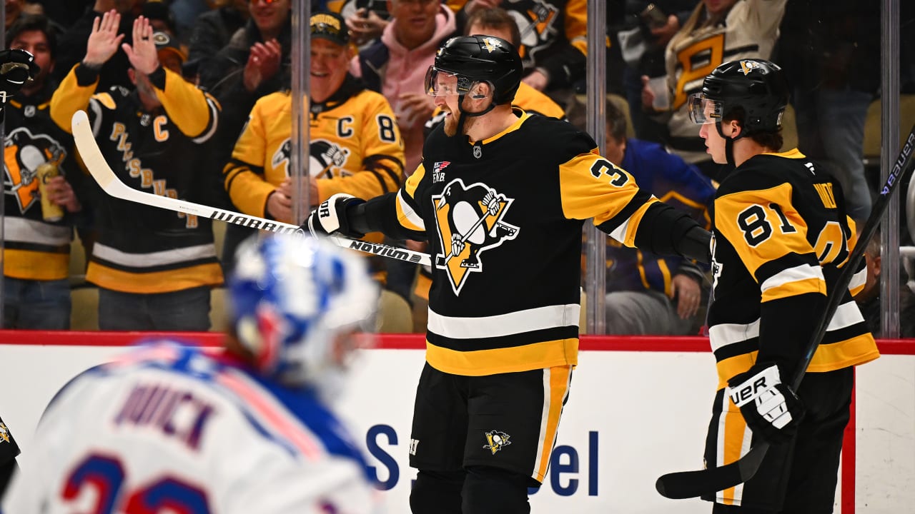 Mantha, Acciari each scores twice, Penguins hold off Rangers