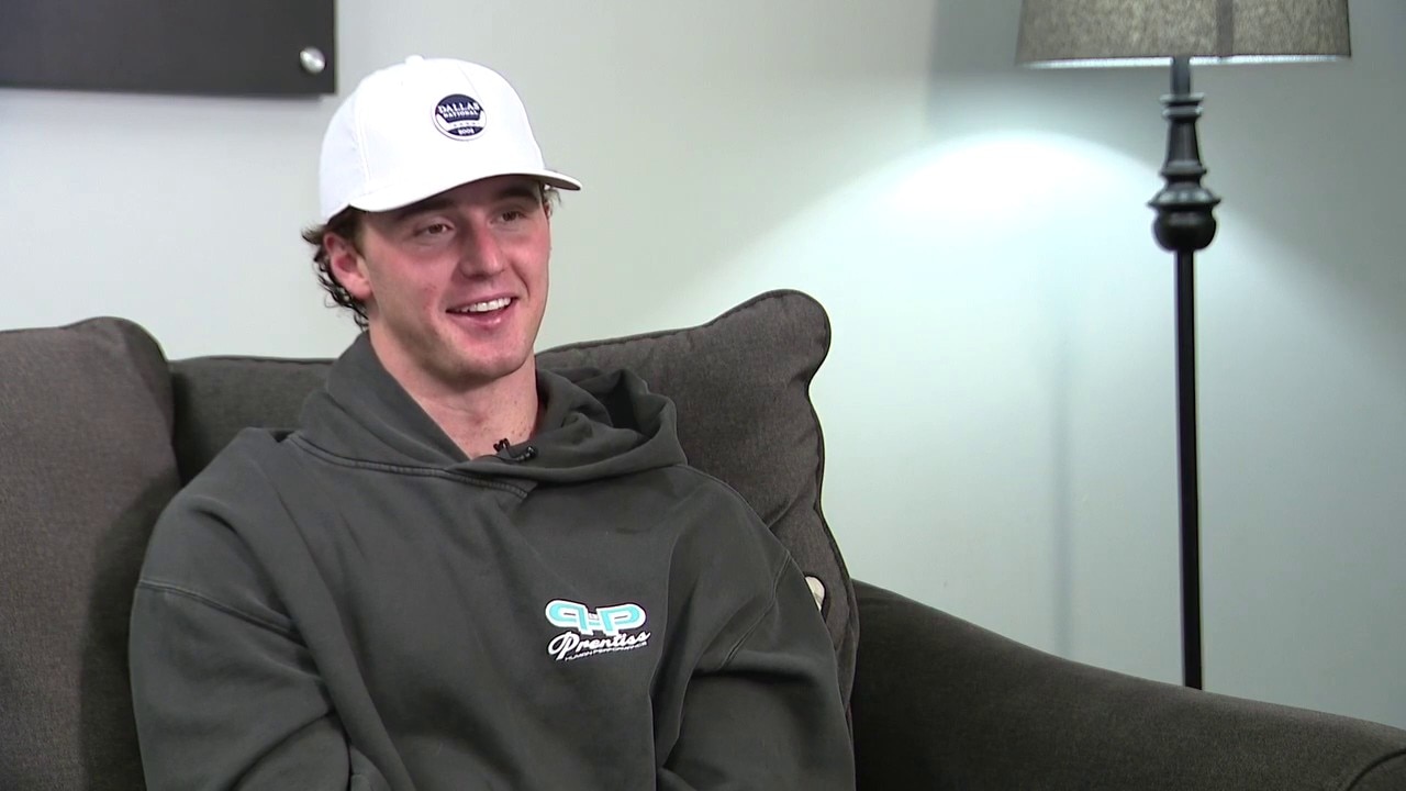 Stars goalie Jake Oettinger represents Team USA in Italy