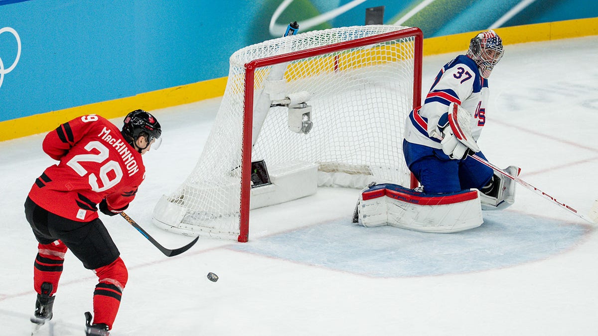 Nathan MacKinnon misses net