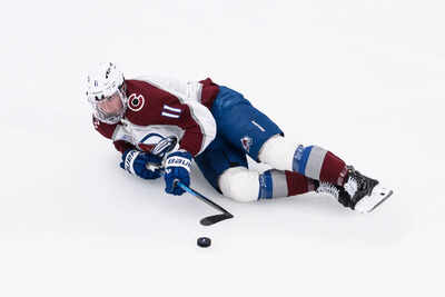 Brock Nelson scores 30th goal as Colorado Avalanche defeat Utah Mammoth in NHL match