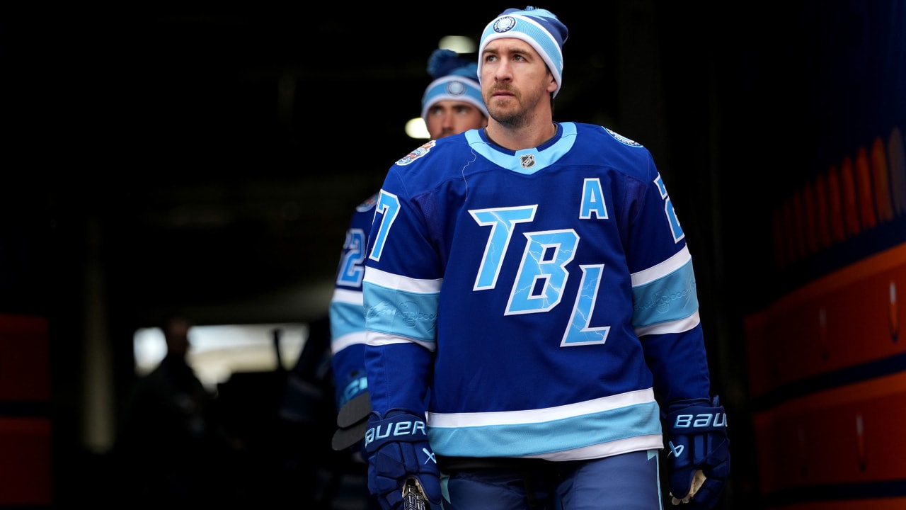 McDonagh aims to keep perfect outdoor mark for Lightning in Stadium Series