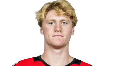 Oliver Moore headshot - Chicago Blackhawks C