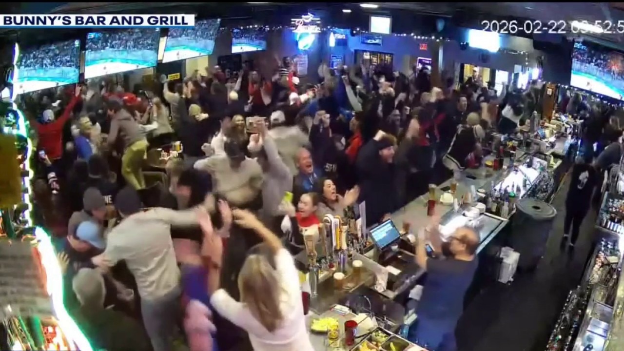 Hockey fans celebrate USA men's team winning first gold since 1980