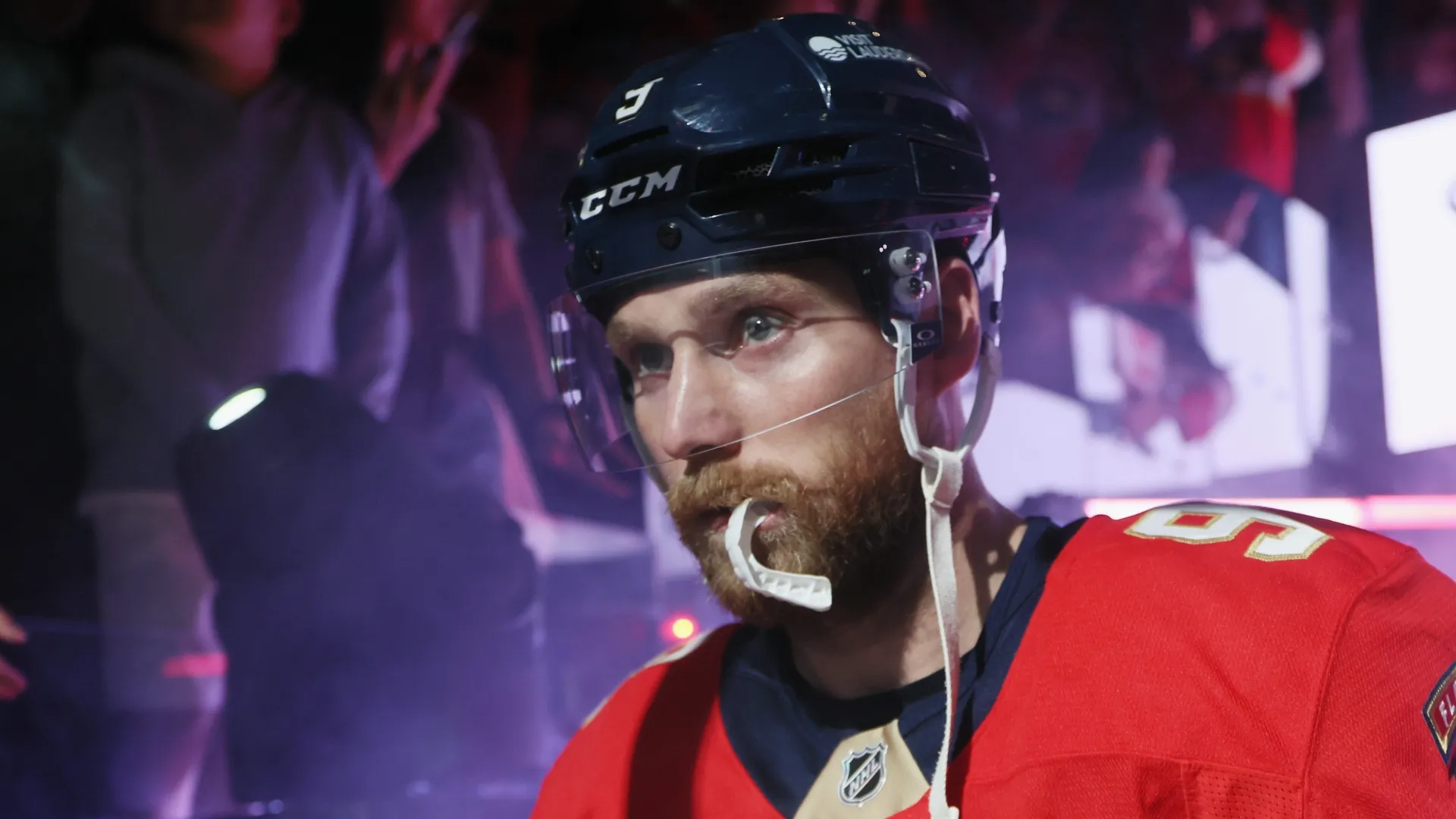 Sam Bennett walking out the tunnel