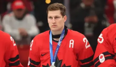 Scène gênante lors de la remise des médailles : Nathan MacKinnon outré par le comité olympique