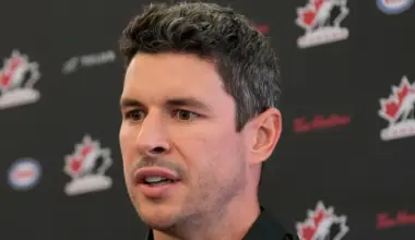 Why is Sidney Crosby not playing today for Canada vs Finland in 2026 Winter Olympics hockey semifinal?