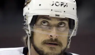 Tricherie canadienne: Teemu Selänne saute une coche